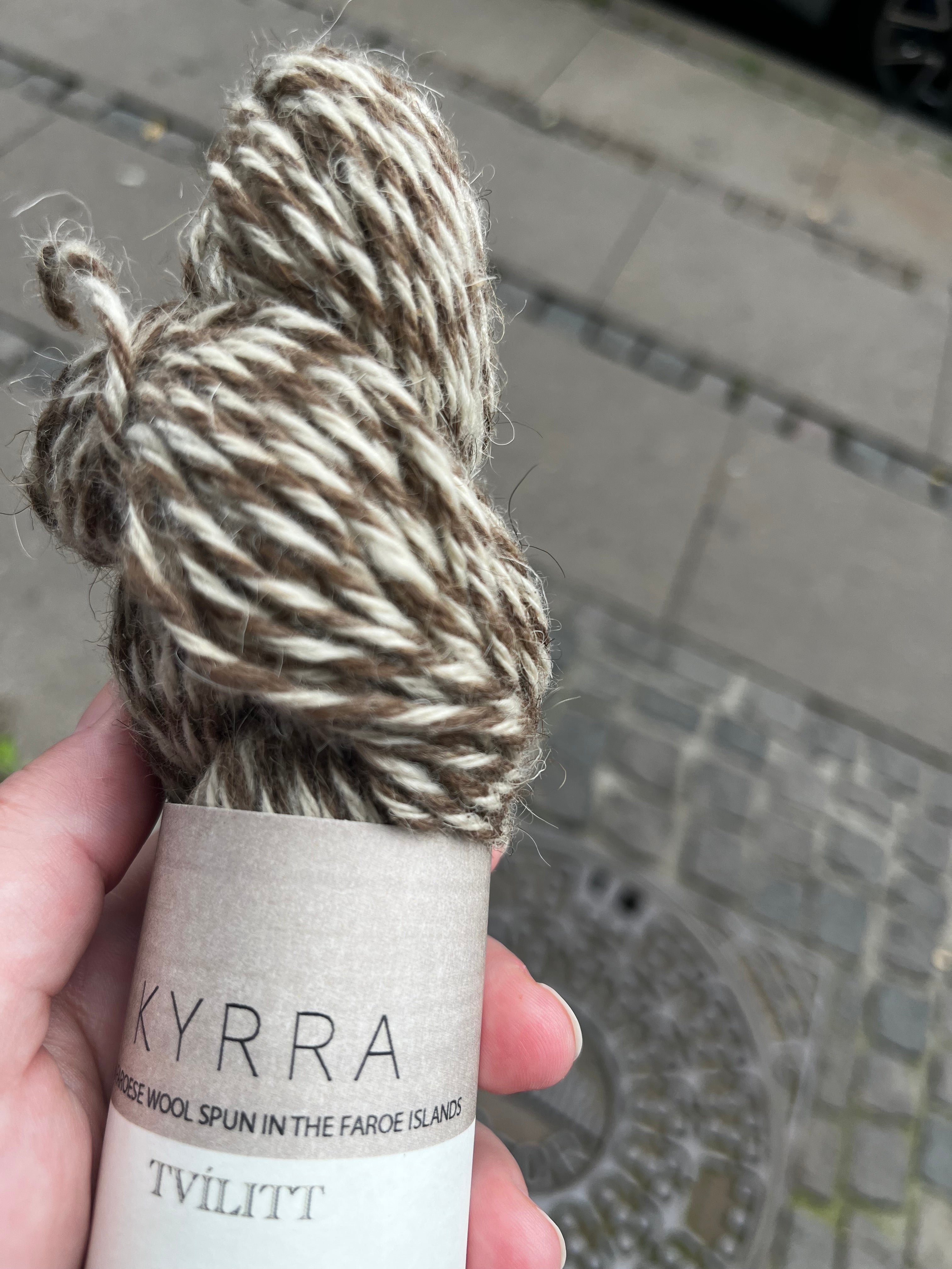 KYRRA - Tvílitt