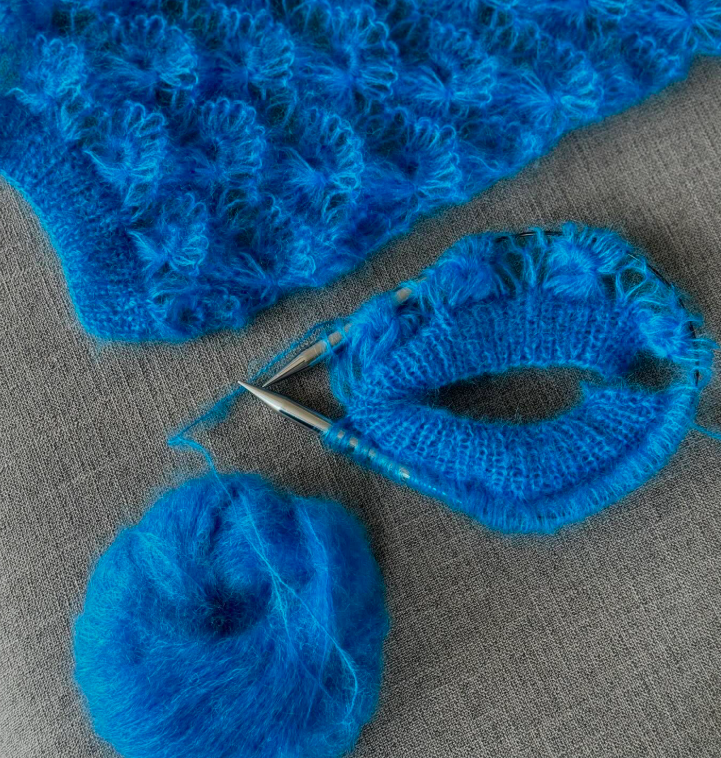 Knit By R - Aldarlilja Sweater