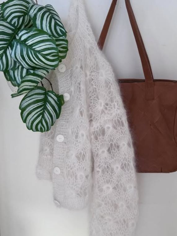 Knit By R - Aldarlilja Sweater